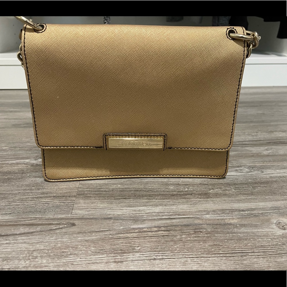 Calvin Klein cross-body bag. Rusty gold color. - Picture 4 of 5